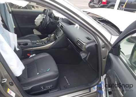 2018 Lexus Is 300 z USA, uszkodzony, nr VIN JTHBA1D22J5067449